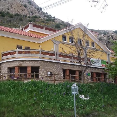 Albergue Santa Barbara Aliaga Buitenkant foto