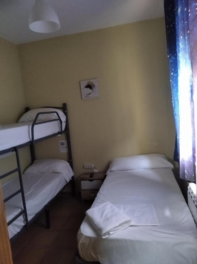 Albergue Santa Barbara Aliaga Buitenkant foto