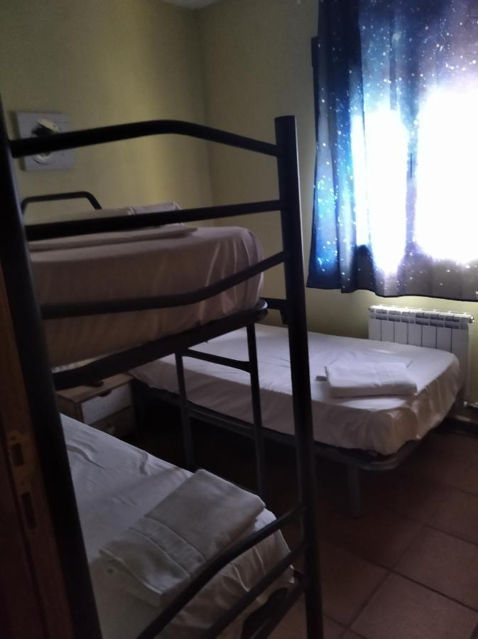 Albergue Santa Barbara Aliaga Buitenkant foto