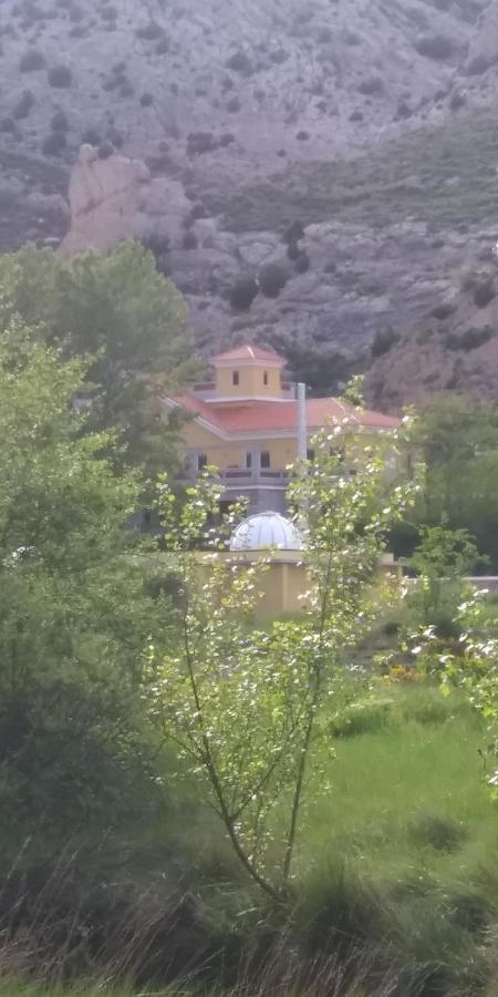 Albergue Santa Barbara Aliaga Buitenkant foto